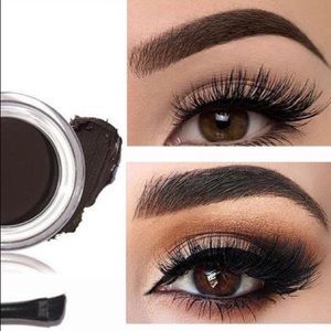 Bellápierre StayPut brow gel in licorice